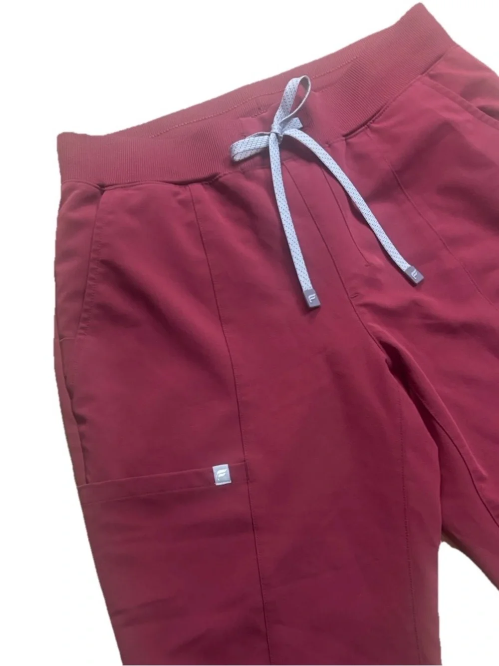 🔥Fabletics Burgundy Scrub Set Women M V-Neck Top | Jogger Pants Wine M/S - Picture 6 of 9